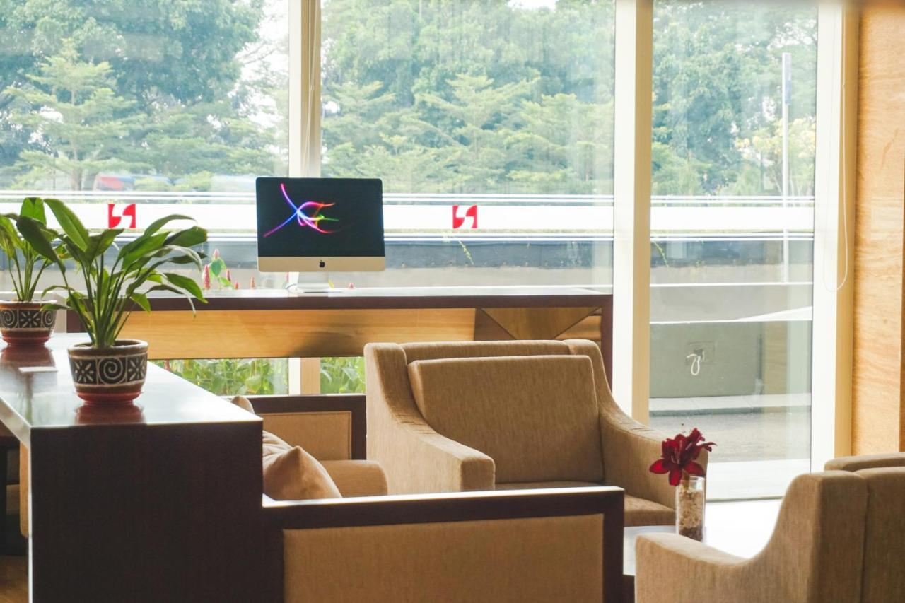 Swiss-Belcourt Serpong Exterior foto