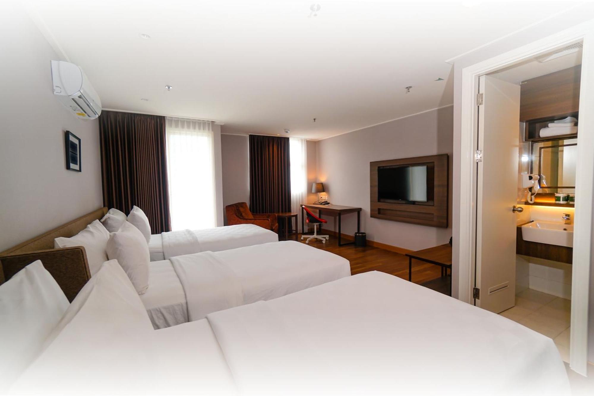 Swiss-Belcourt Serpong Exterior foto