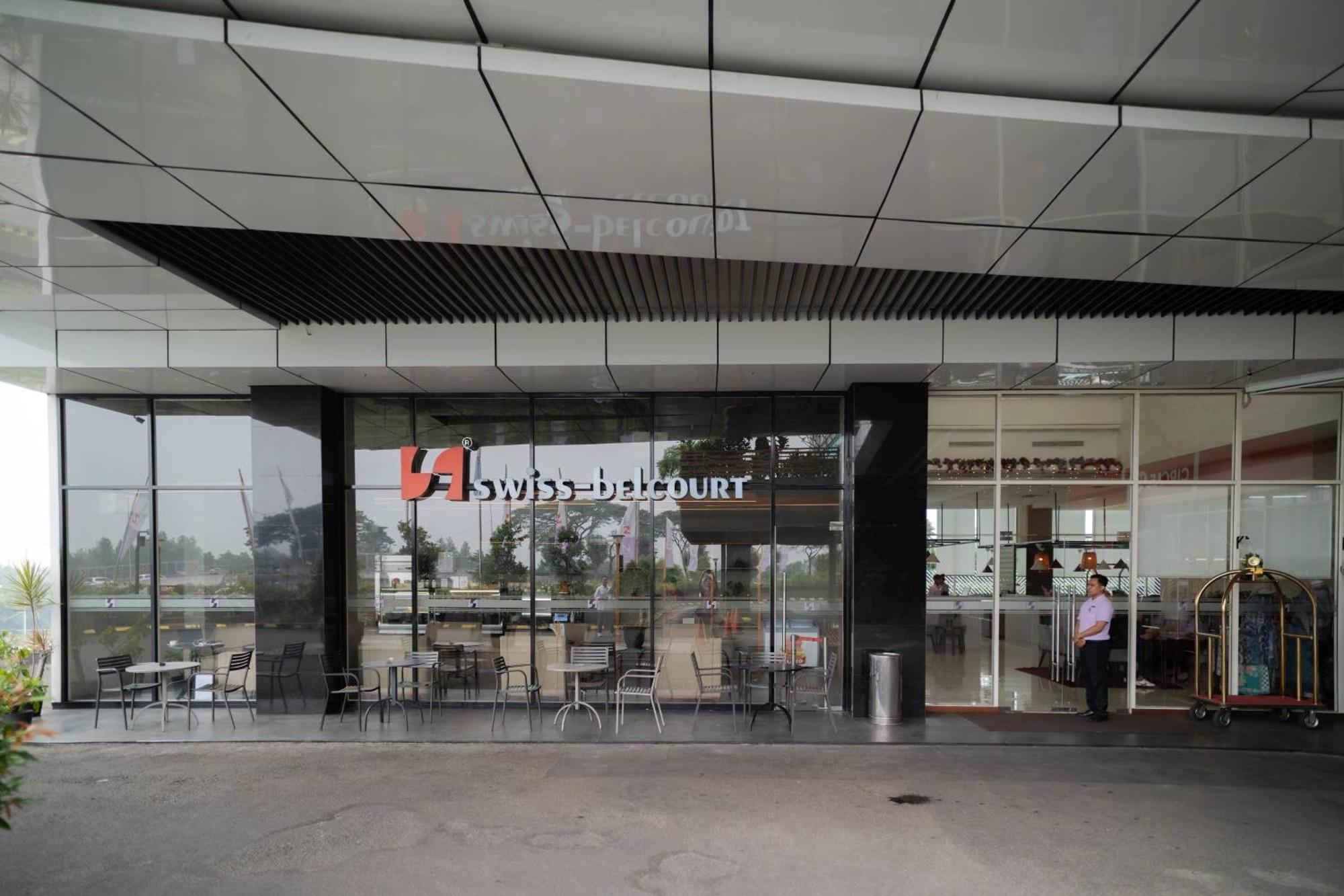 Swiss-Belcourt Serpong Exterior foto
